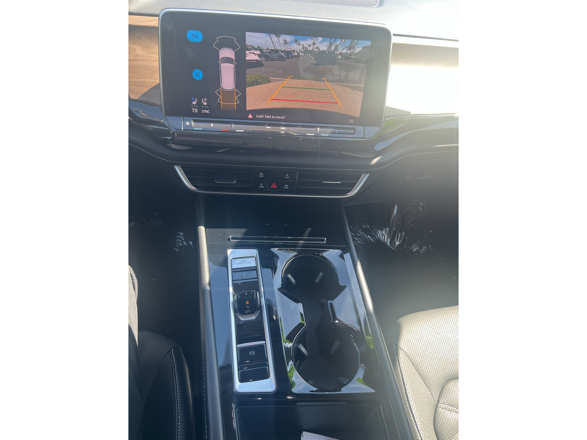 2024 Volkswagen Atlas 2.0T SE w/Technology FWD