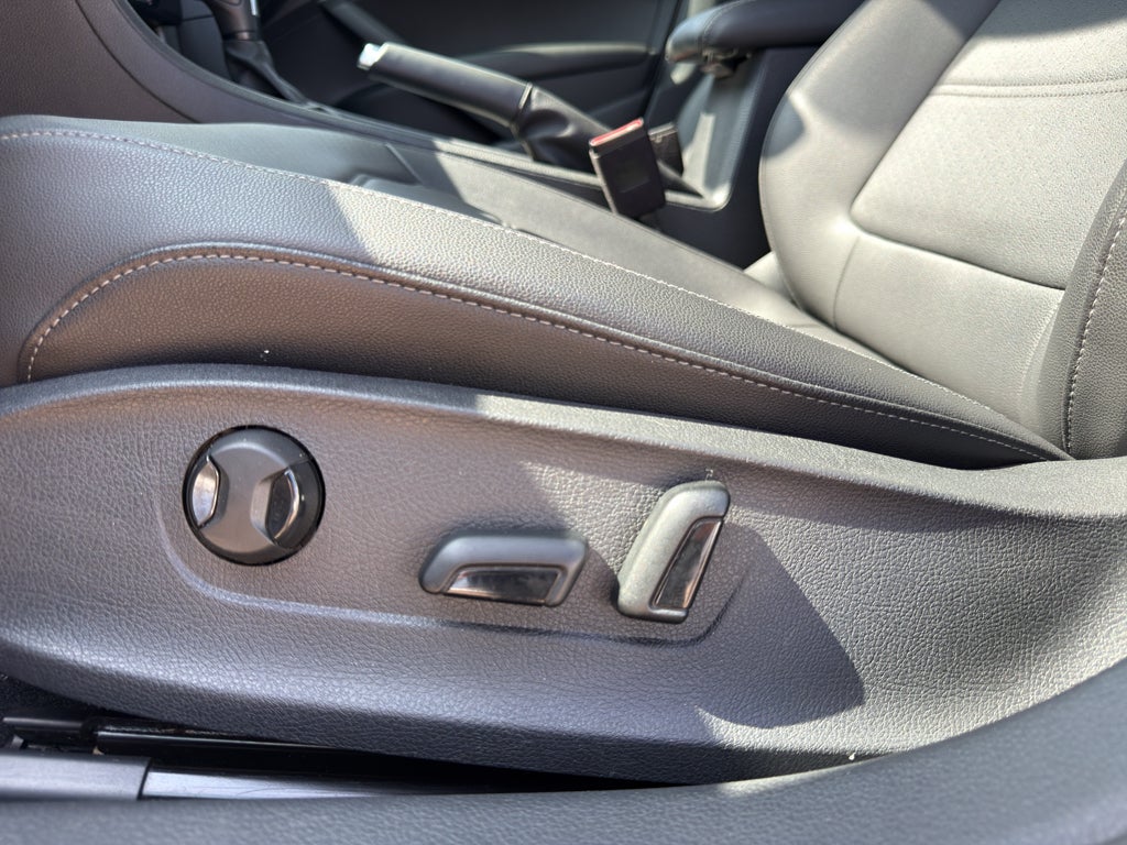 2022 Volkswagen Passat 2.0T SE Auto