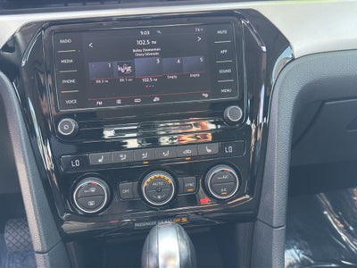 2022 Volkswagen Passat 2.0T SE Auto