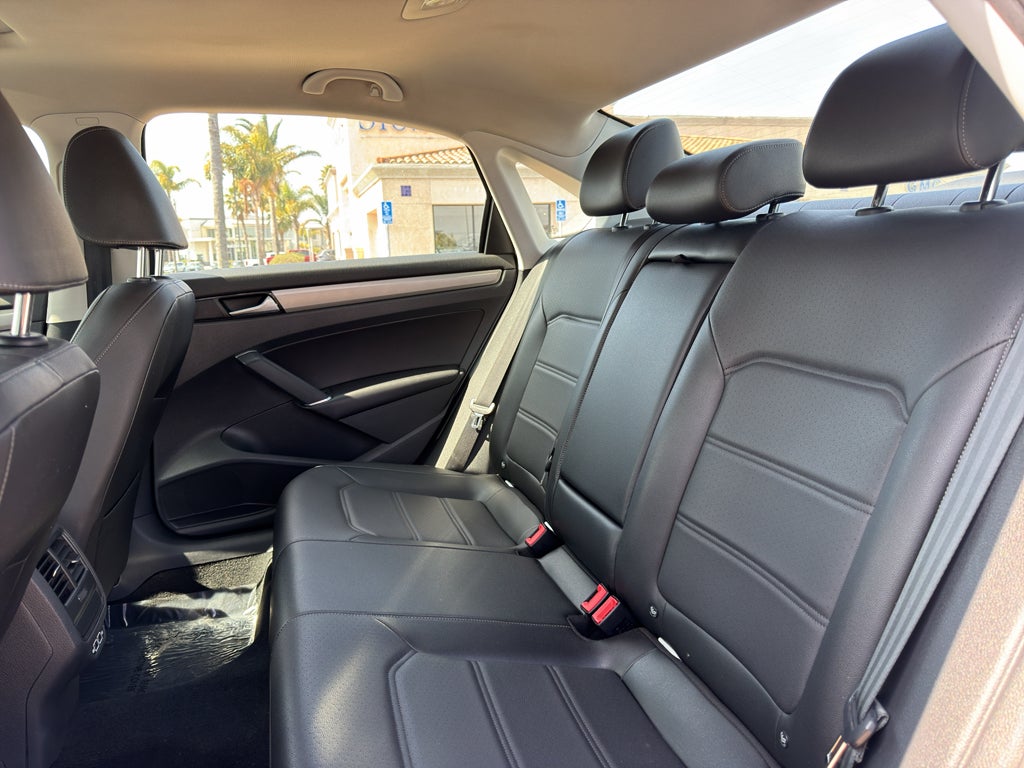 2022 Volkswagen Passat 2.0T SE Auto