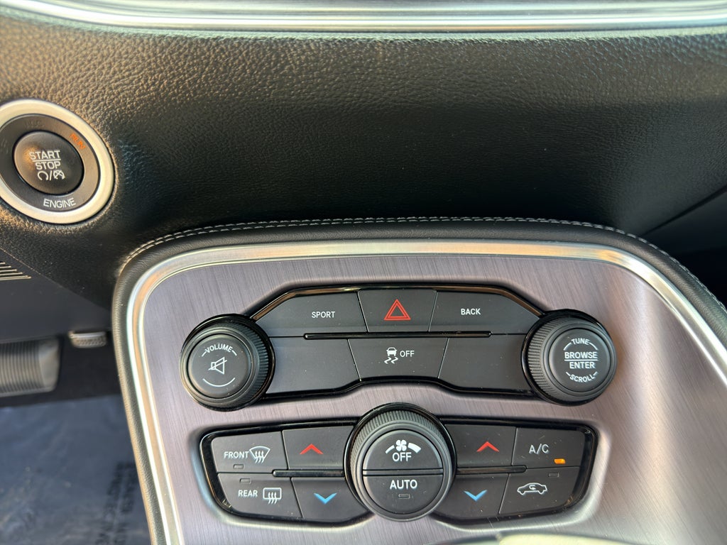 2016 Dodge Challenger 2dr Cpe SXT Plus