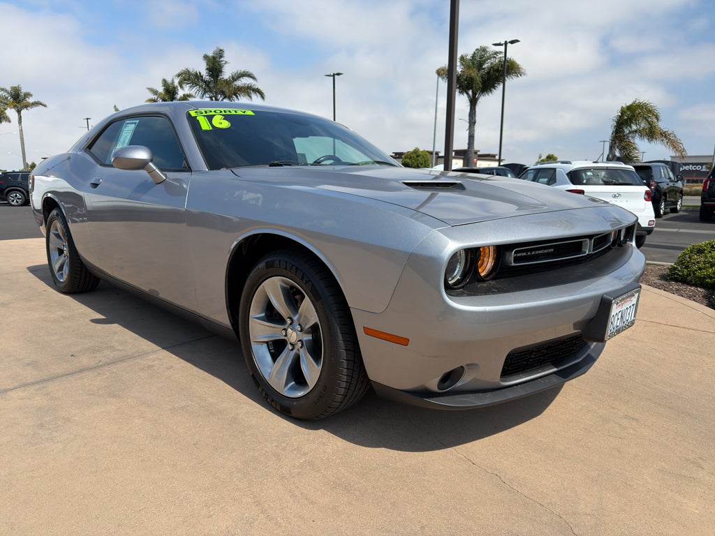 2016 Dodge Challenger 2dr Cpe SXT Plus
