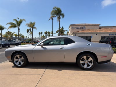 2016 Dodge Challenger 2dr Cpe SXT Plus
