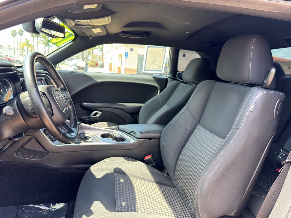 2016 Dodge Challenger 2dr Cpe SXT Plus