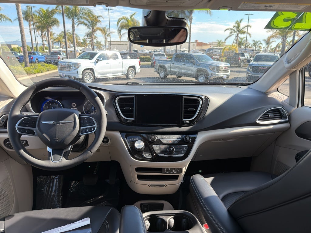 2023 Chrysler Pacifica Touring L FWD