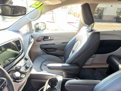 2023 Chrysler Pacifica Touring L FWD