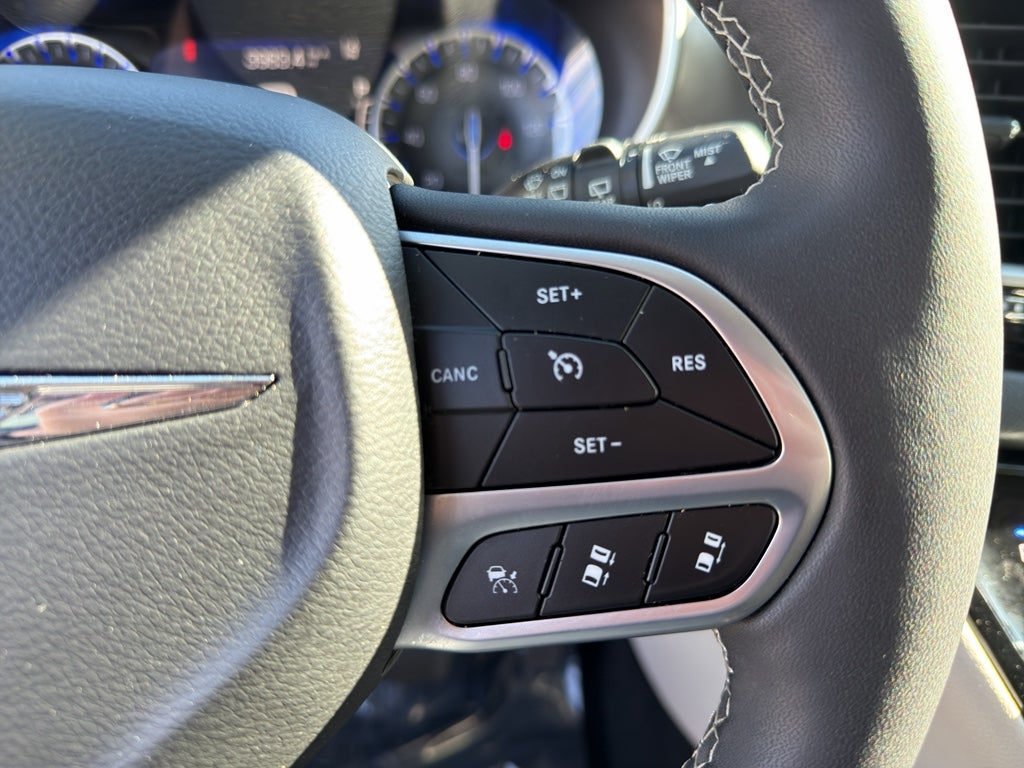 2023 Chrysler Pacifica Touring L FWD