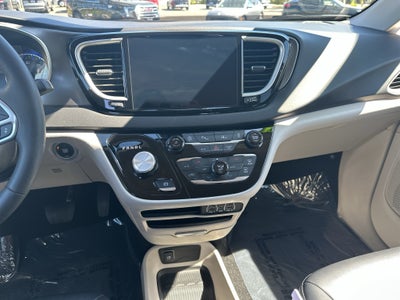 2024 Chrysler Pacifica Touring L FWD