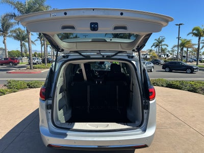 2024 Chrysler Pacifica Touring L FWD
