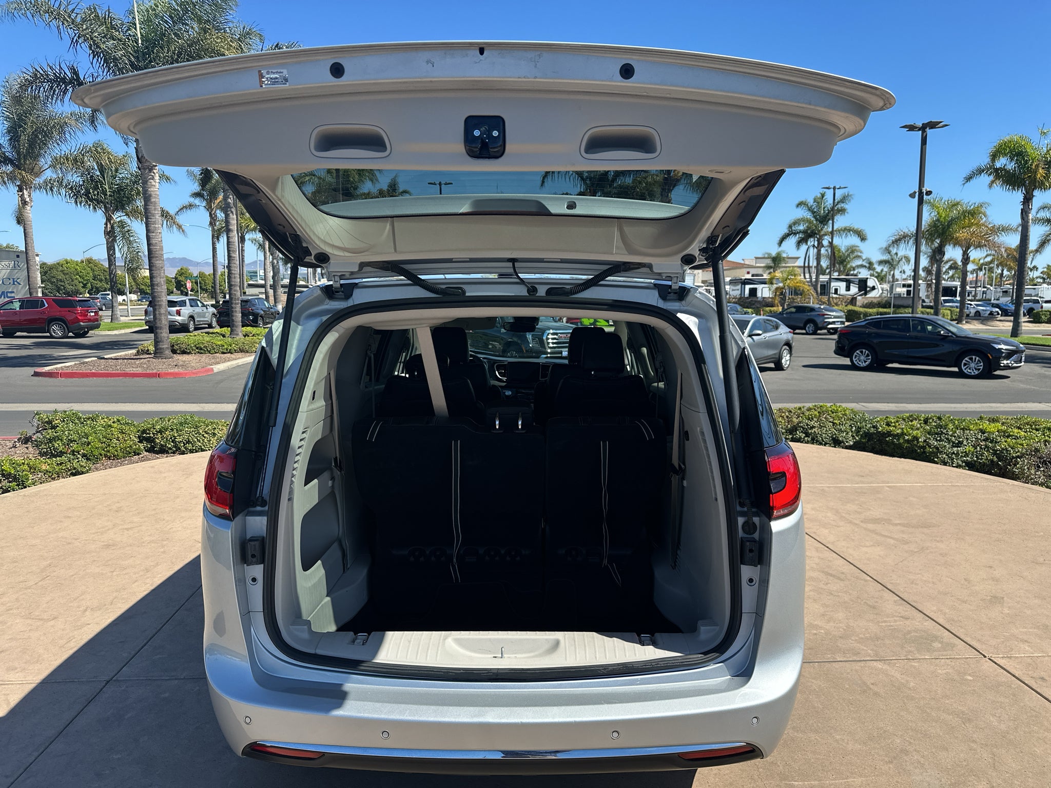 2024 Chrysler Pacifica Touring L FWD