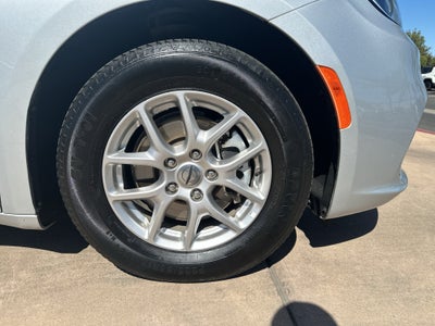 2024 Chrysler Pacifica Touring L FWD