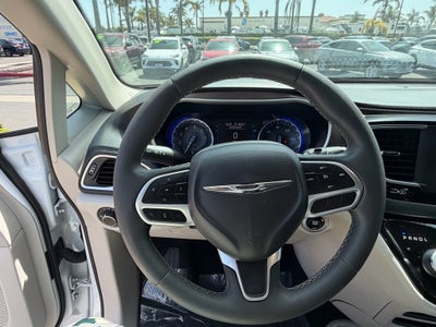 2023 Chrysler Voyager LX FWD