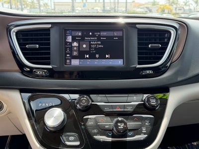 2023 Chrysler Voyager LX FWD