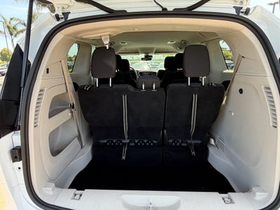 2023 Chrysler Voyager LX FWD