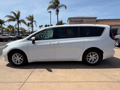 2023 Chrysler Voyager LX FWD