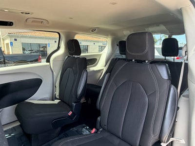 2023 Chrysler Voyager LX FWD