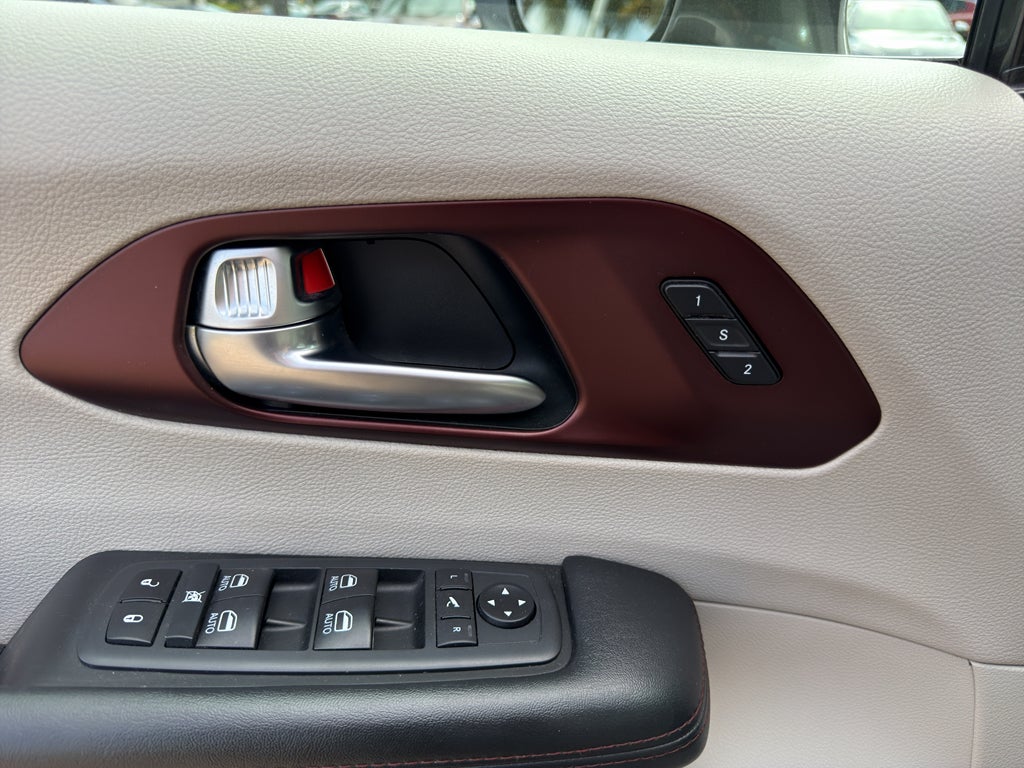 2020 Chrysler Pacifica Limited FWD