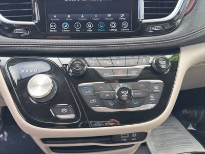 2020 Chrysler Pacifica Limited FWD