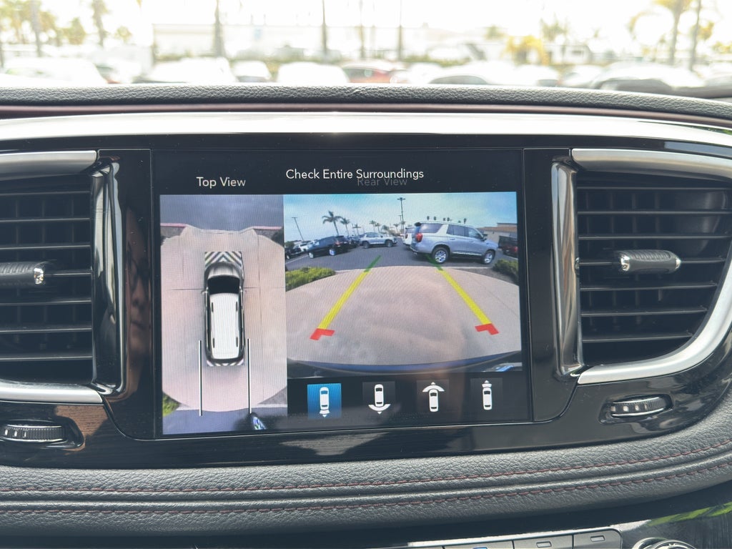 2020 Chrysler Pacifica Limited FWD