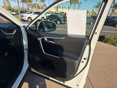 2025 Toyota RAV4 XLE FWD (GS)