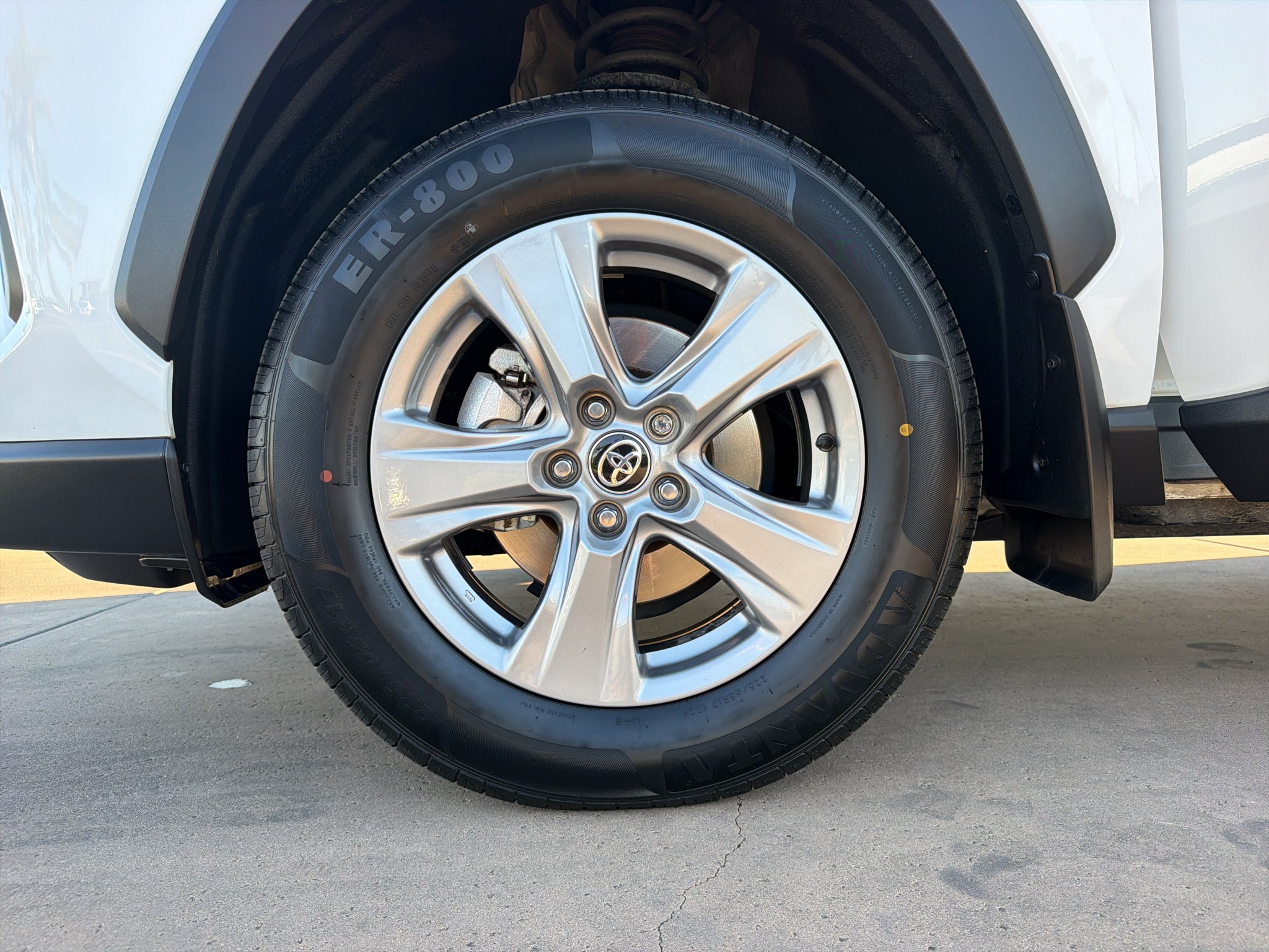 2025 Toyota RAV4 XLE FWD (GS)