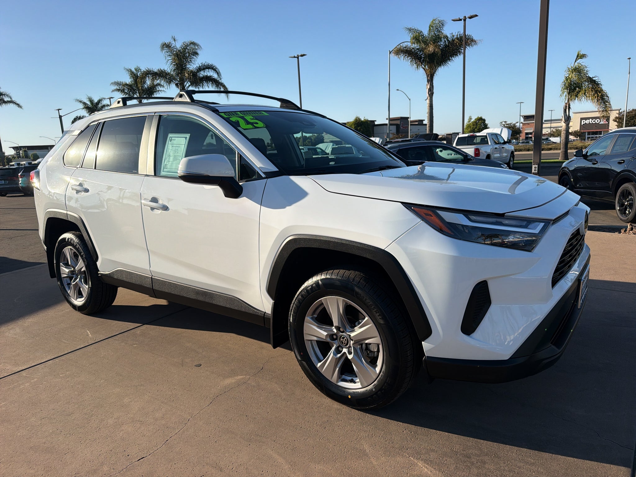 2025 Toyota RAV4 XLE FWD (GS)