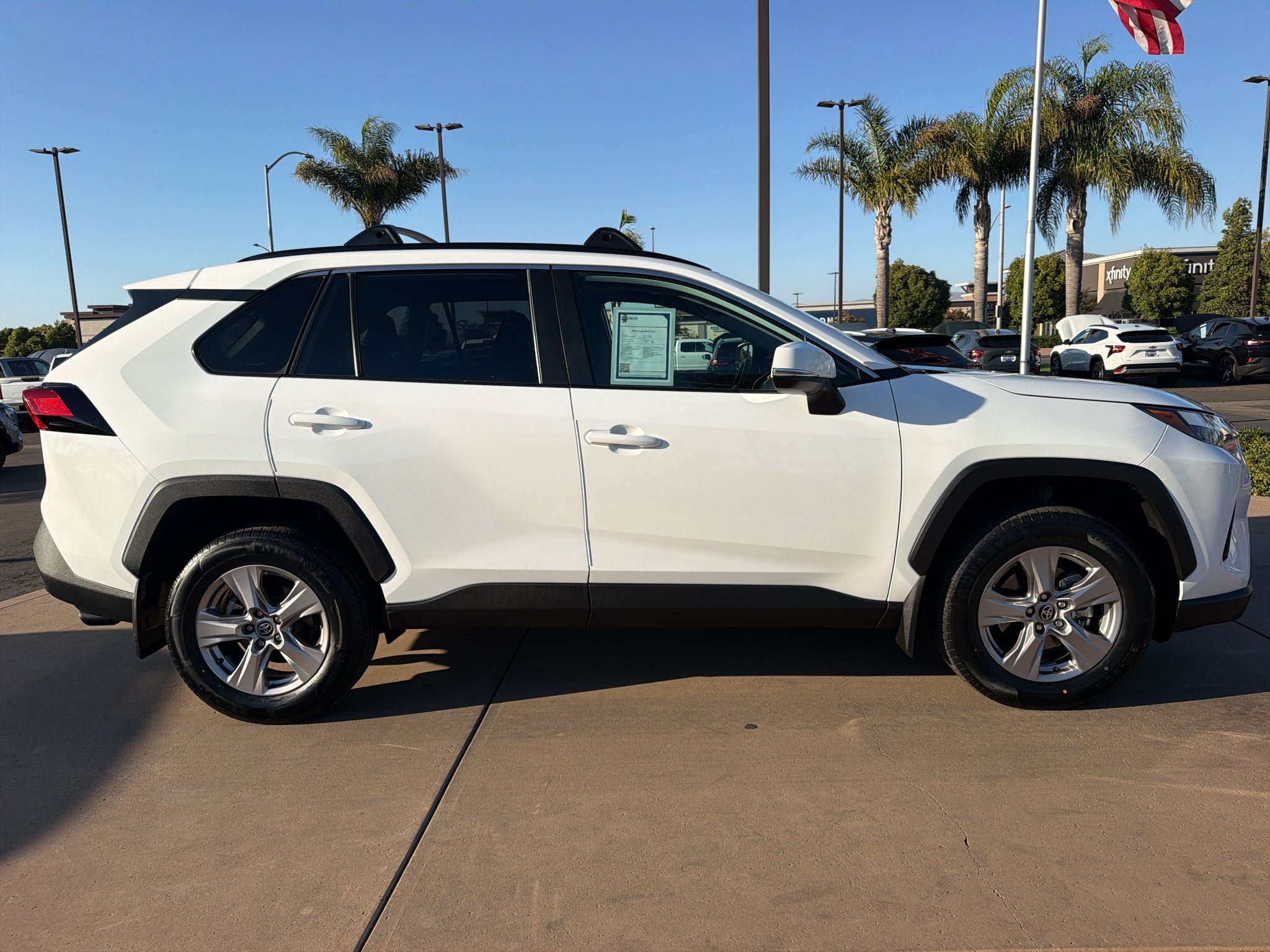2025 Toyota RAV4 XLE FWD (GS)