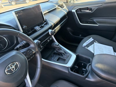 2025 Toyota RAV4 XLE FWD (GS)