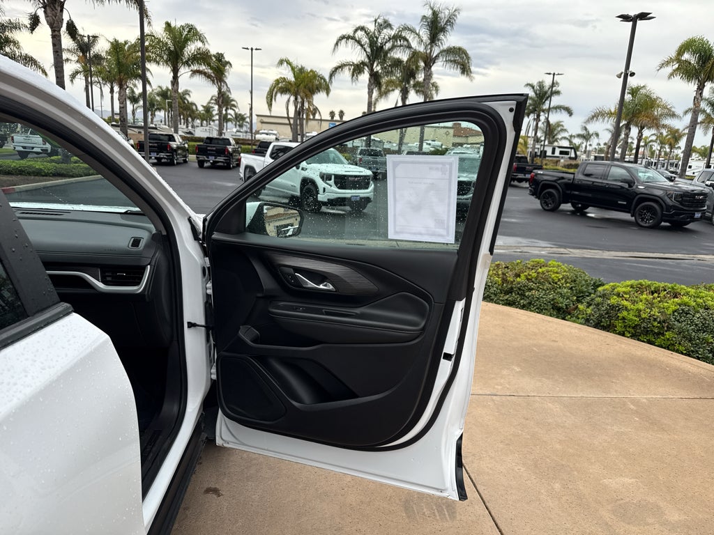 2024 GMC Terrain FWD 4dr SLE