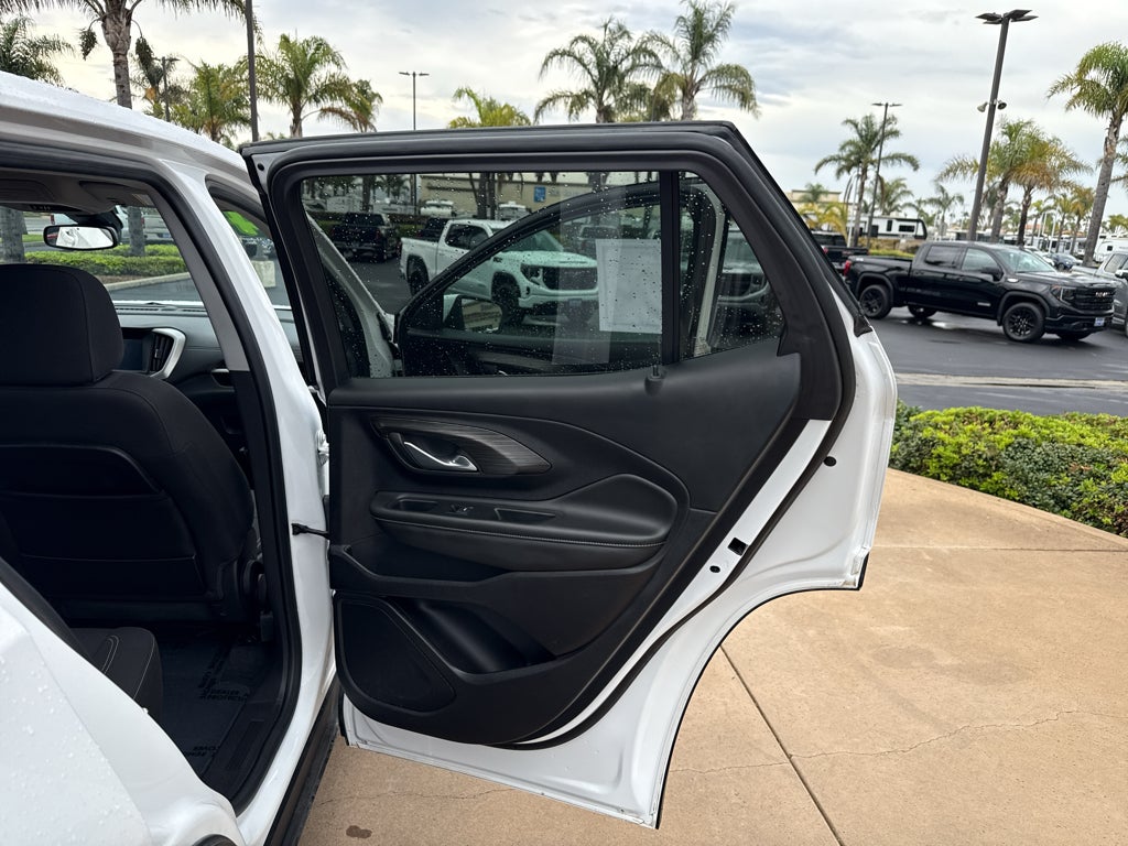 2024 GMC Terrain FWD 4dr SLE