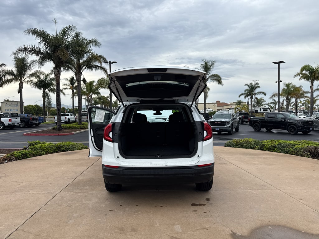 2024 GMC Terrain FWD 4dr SLE