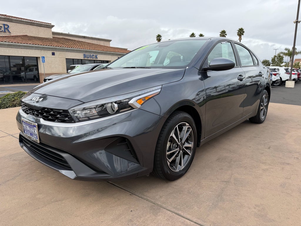 2023 Kia Forte LXS IVT