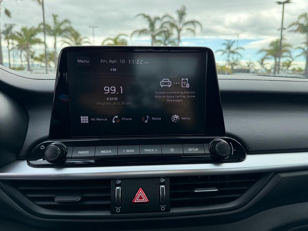 2023 Kia Forte LXS IVT