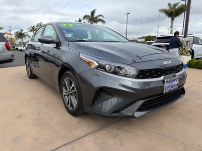 2023 Kia Forte LXS IVT