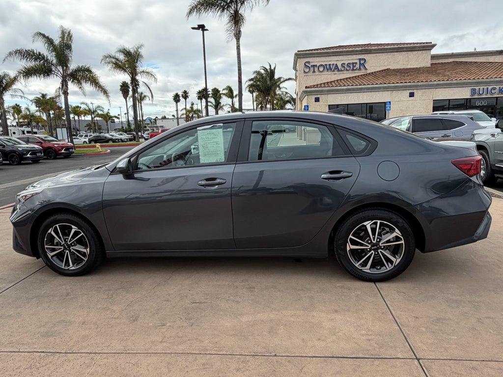 2023 Kia Forte LXS IVT