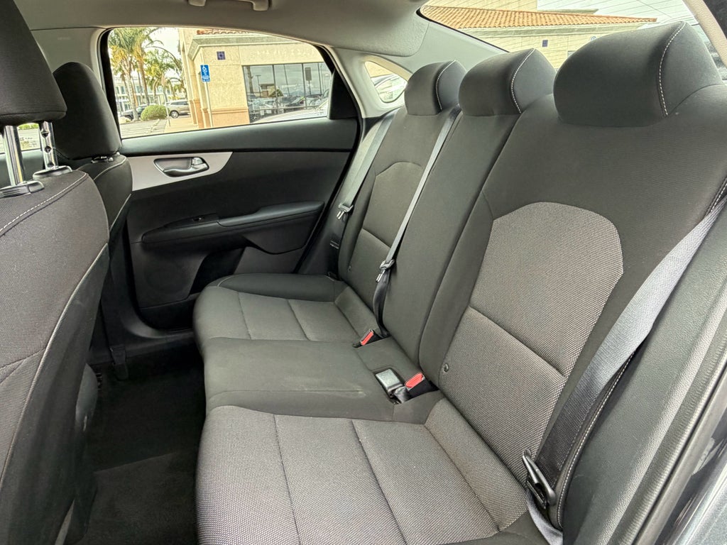 2023 Kia Forte LXS IVT