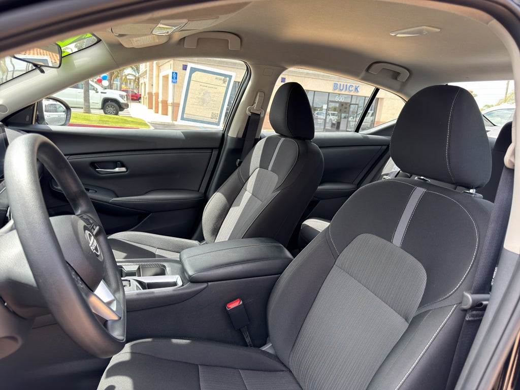 2025 Nissan Sentra SV CVT