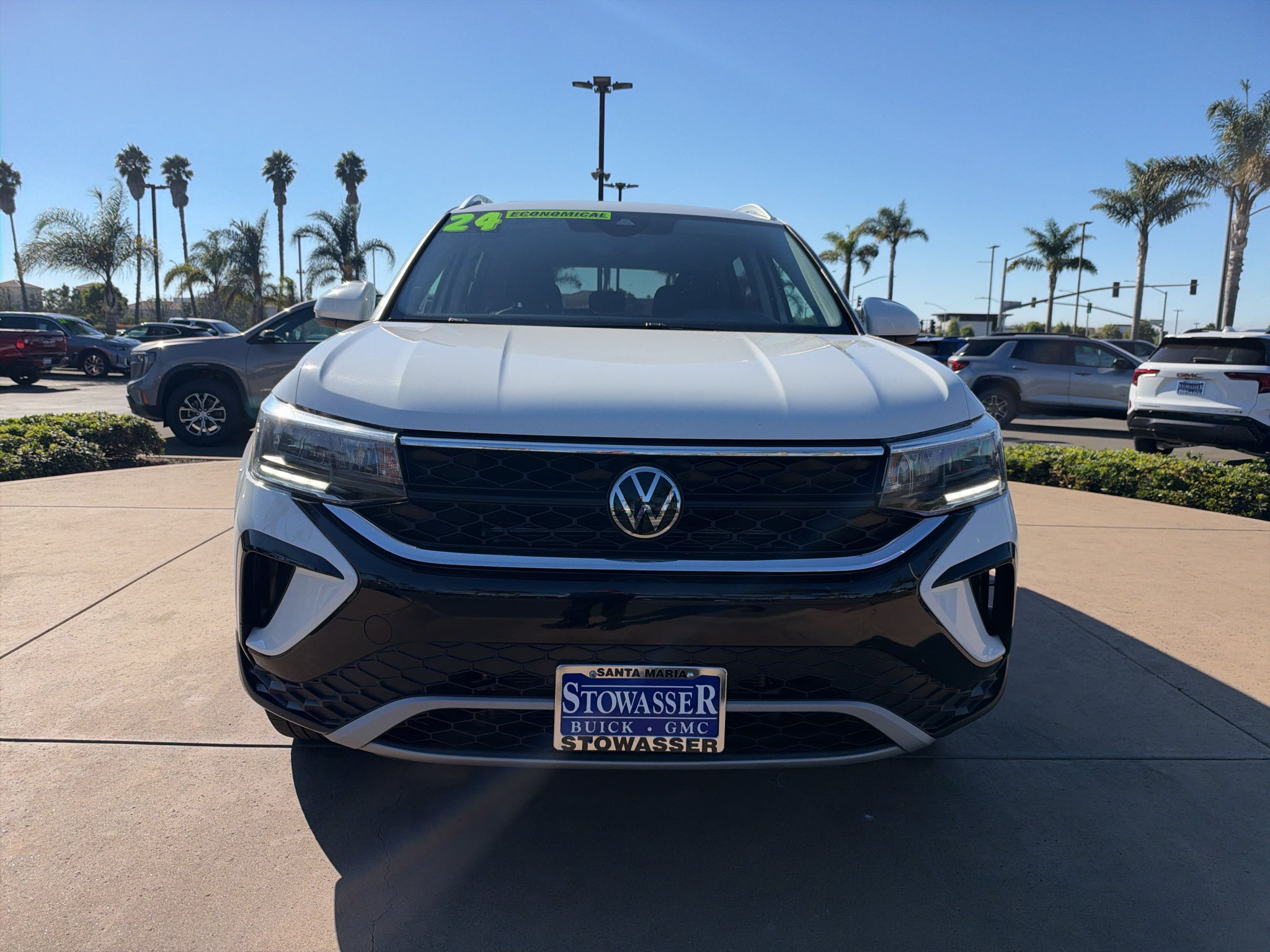 2024 Volkswagen Taos SE 4MOTION