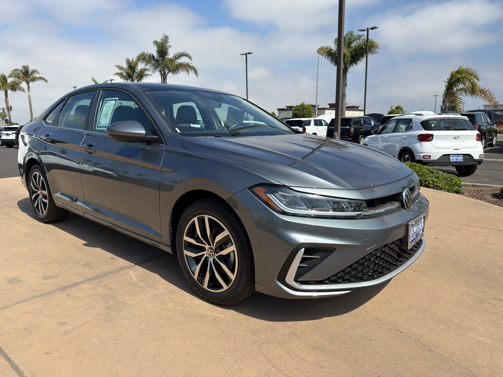 2025 Volkswagen Jetta SE Auto
