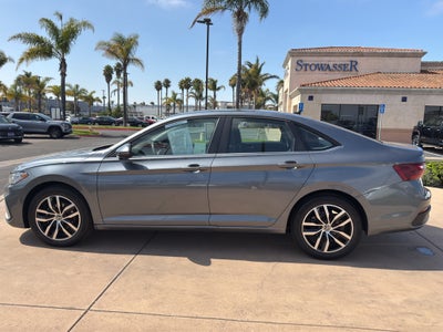 2025 Volkswagen Jetta SE Auto