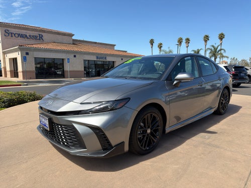 2025 Toyota Camry LE (SE)