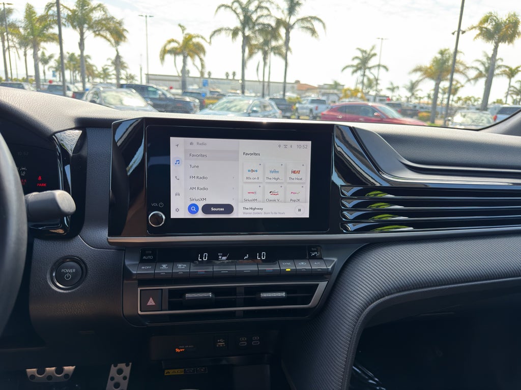 2025 Toyota Camry LE (SE)