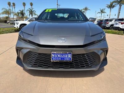 2025 Toyota Camry LE (SE)