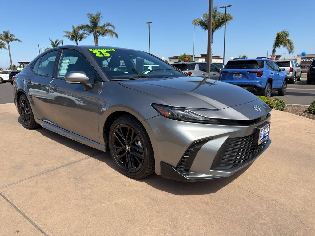 2025 Toyota Camry LE (SE)