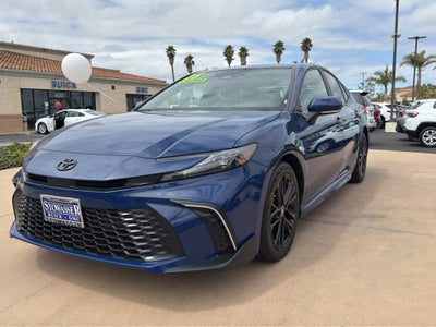 2025 Toyota Camry LE (SE)