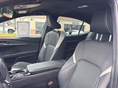 2025 Toyota Camry LE (SE)