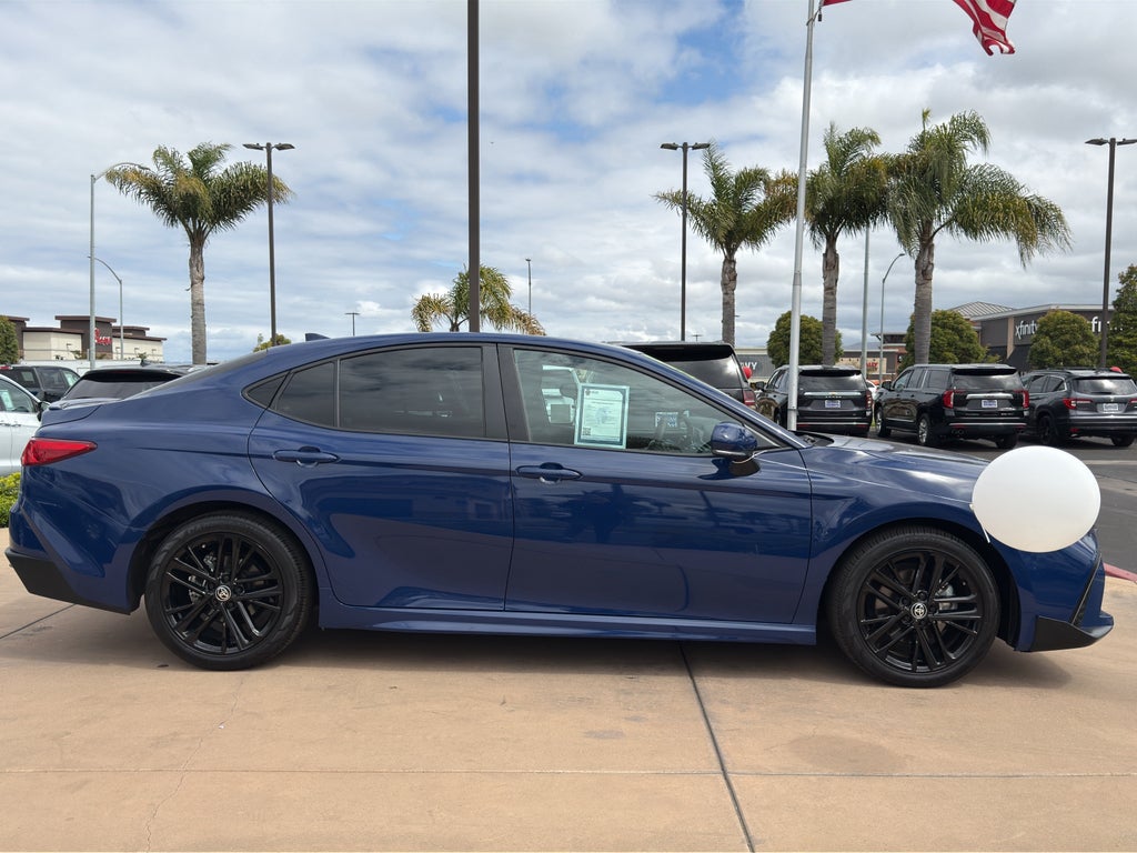 2025 Toyota Camry LE (SE)