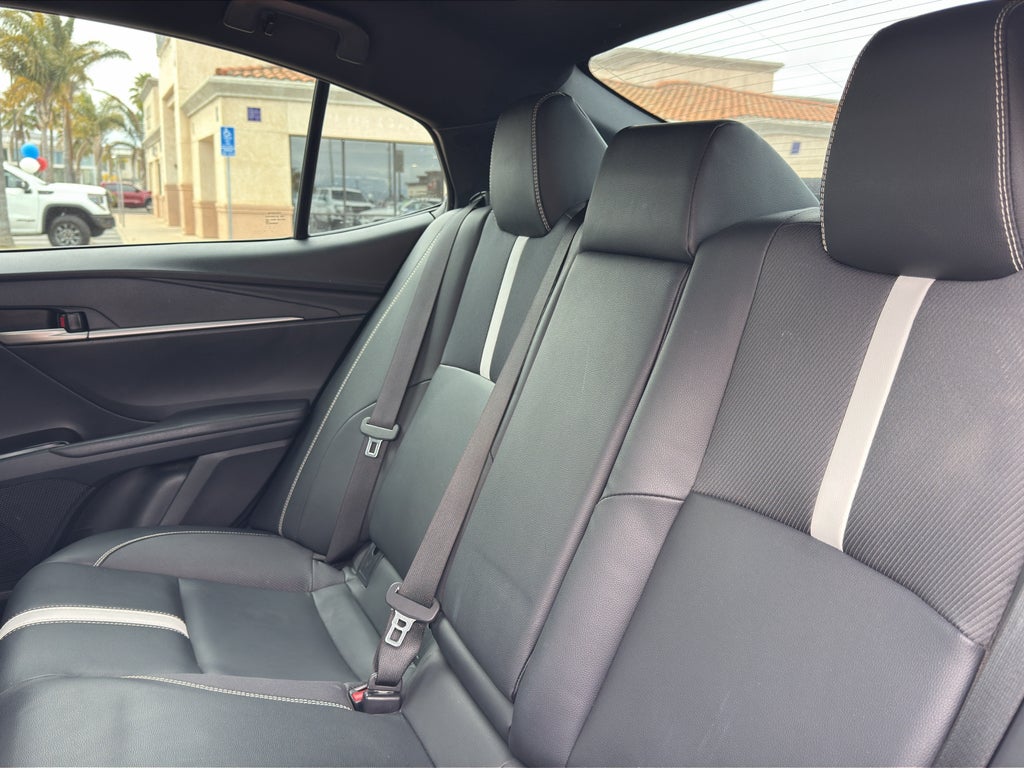 2025 Toyota Camry LE (SE)