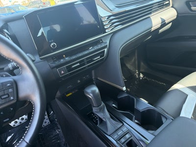 2025 Toyota Camry LE (SE)