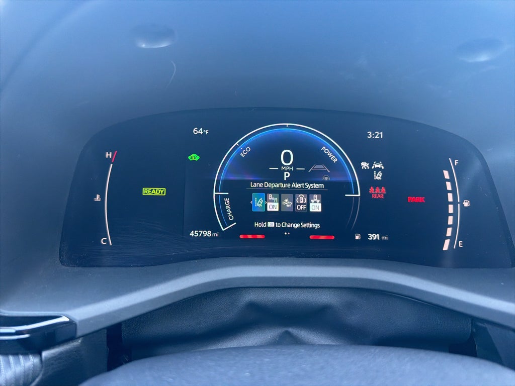 2025 Toyota Camry LE (SE)